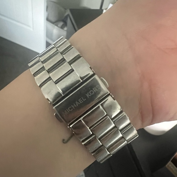 Michael Kors Silver Crystal RUNWAY Watch MK5544 - Picture 7 of 9